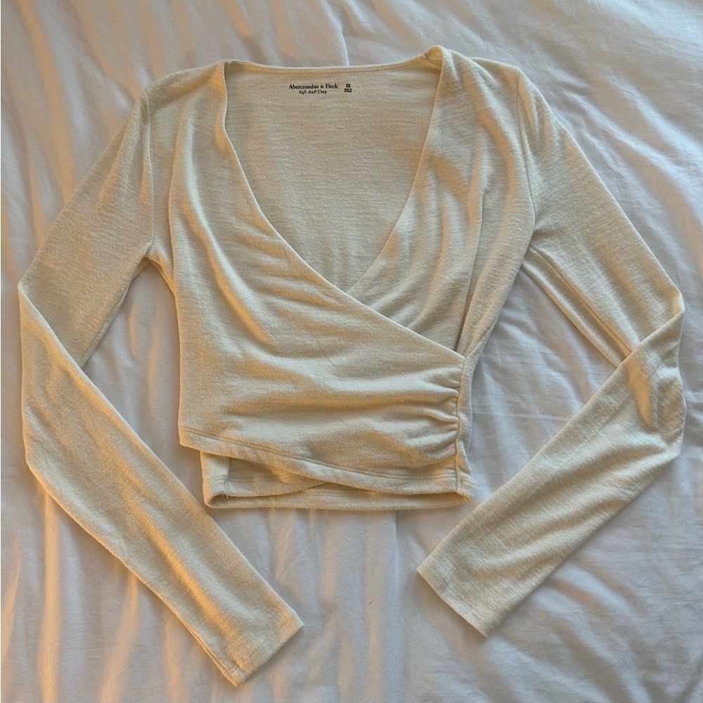 Abercrombie & Fitch Soft A&F Cozy Long Sleeve Wrap Top